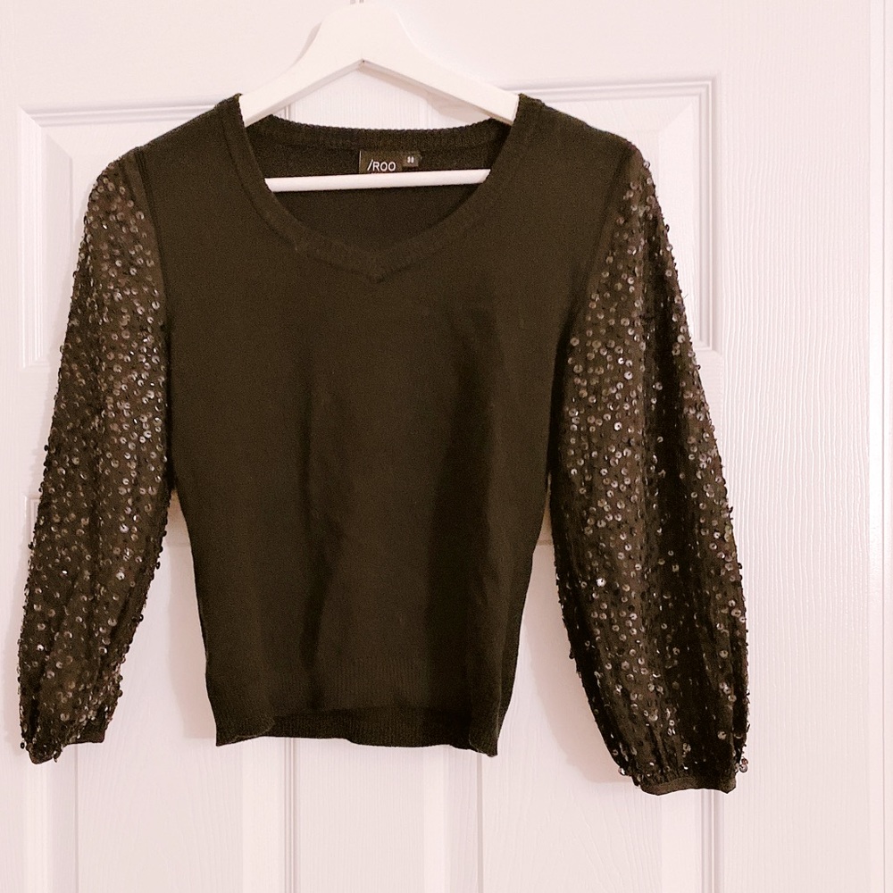 Iroo Sequin sleeves black top